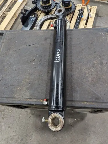 Cyl/Swing Boom image 1