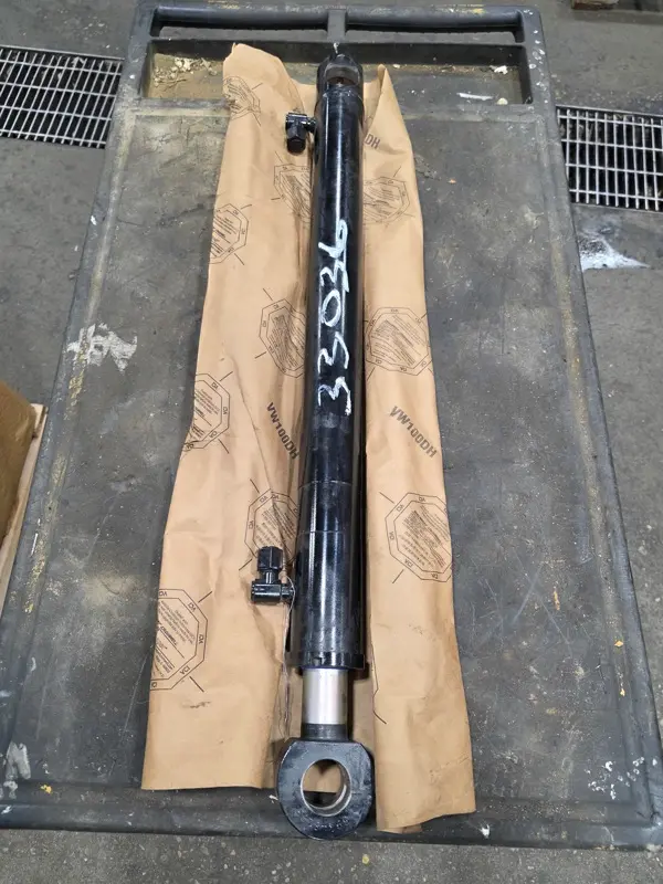 Cyl/Lift RH image 1