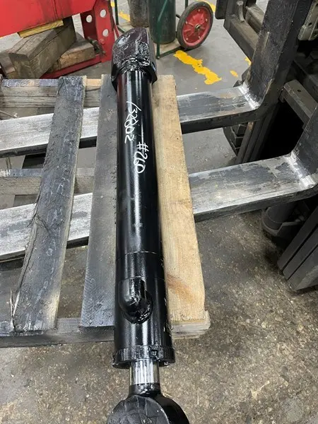 Steering Cyl image 1