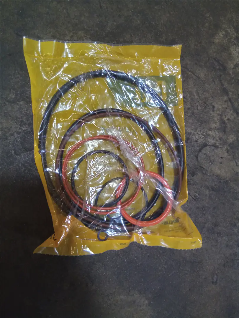 NEW GASKET KIT image 1