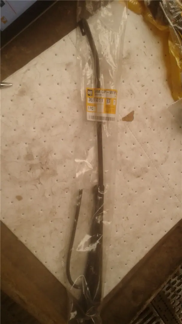 NEW ARM GP-WIPER image 1