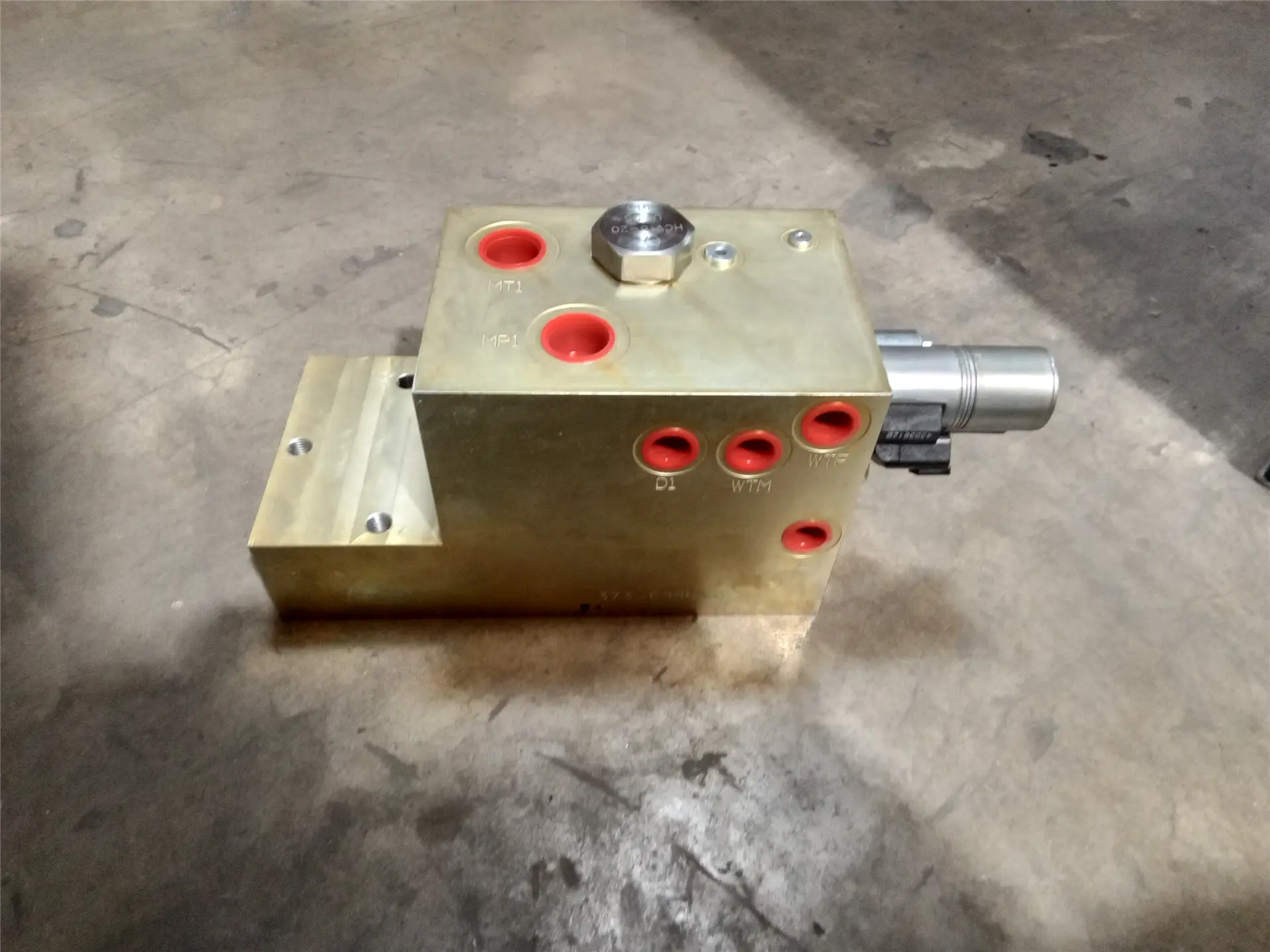 NEW MANIFOLD GP image 1