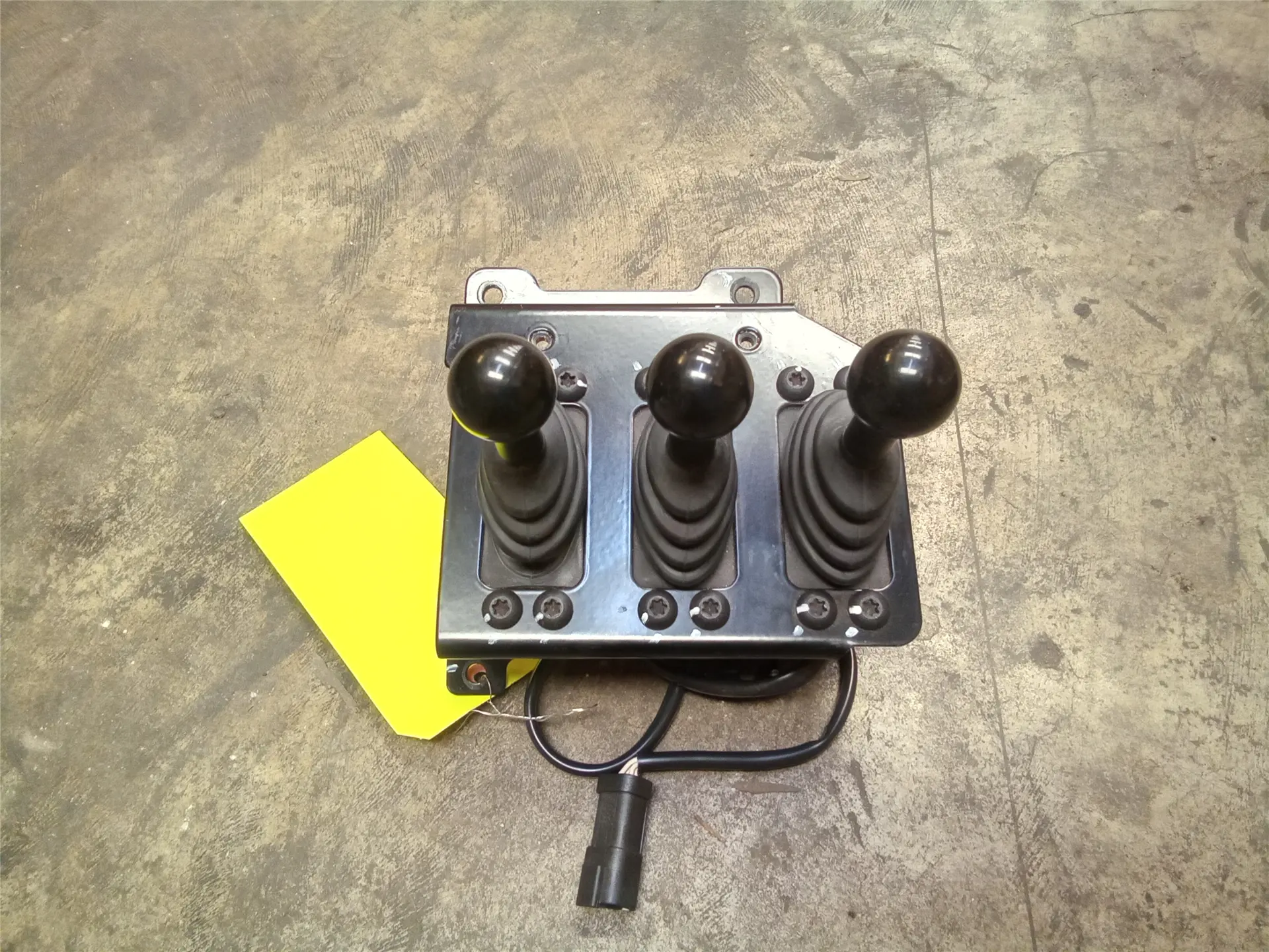 NEW CONTROL GP image 1