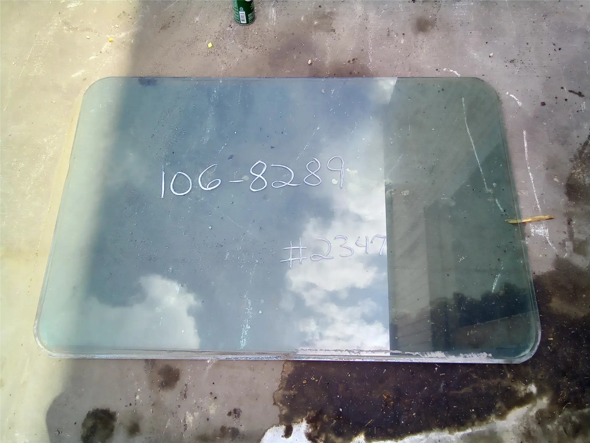 USED FRONT GLASS image 1