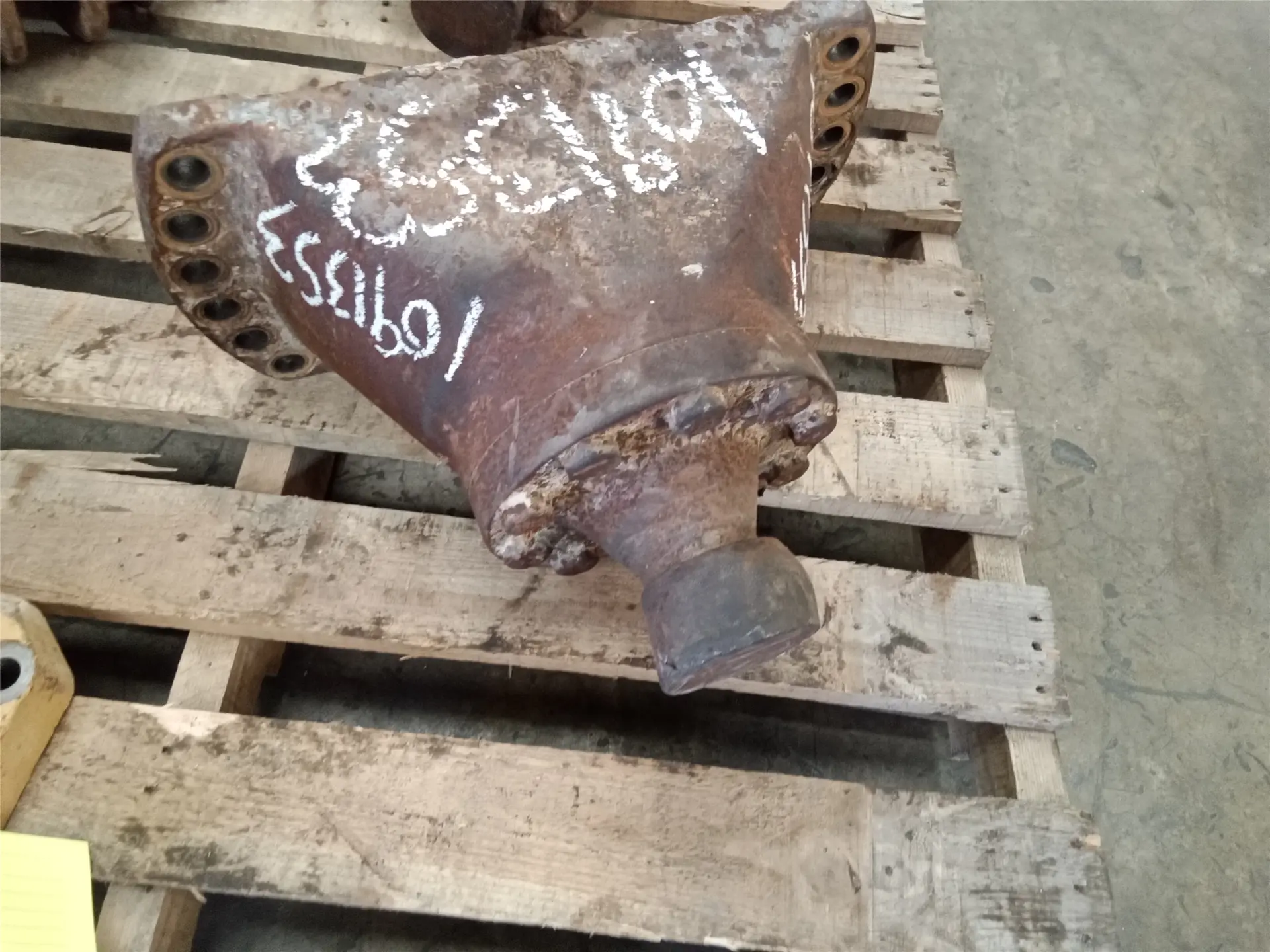 USED TRUNNION image 1