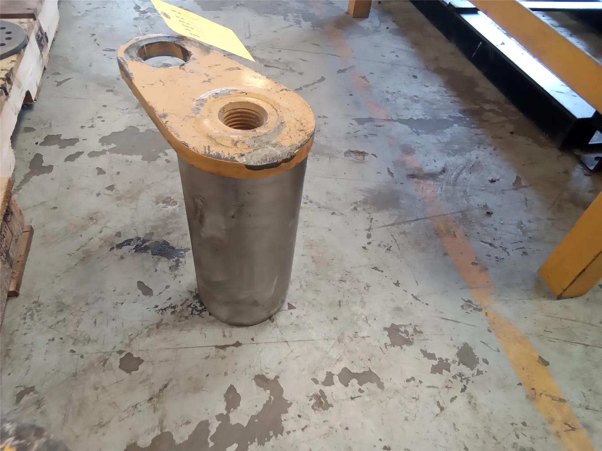 USED BOOM CYL PIN image 1