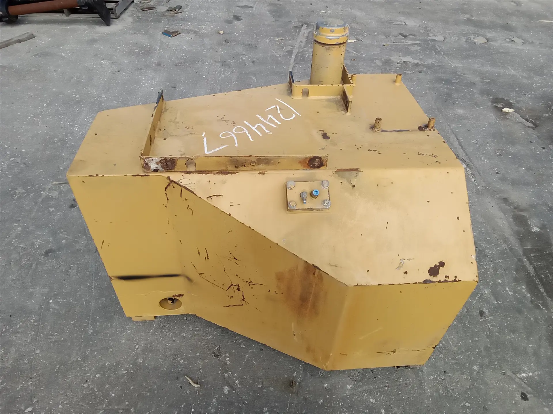 USED FUEL TANK image 1