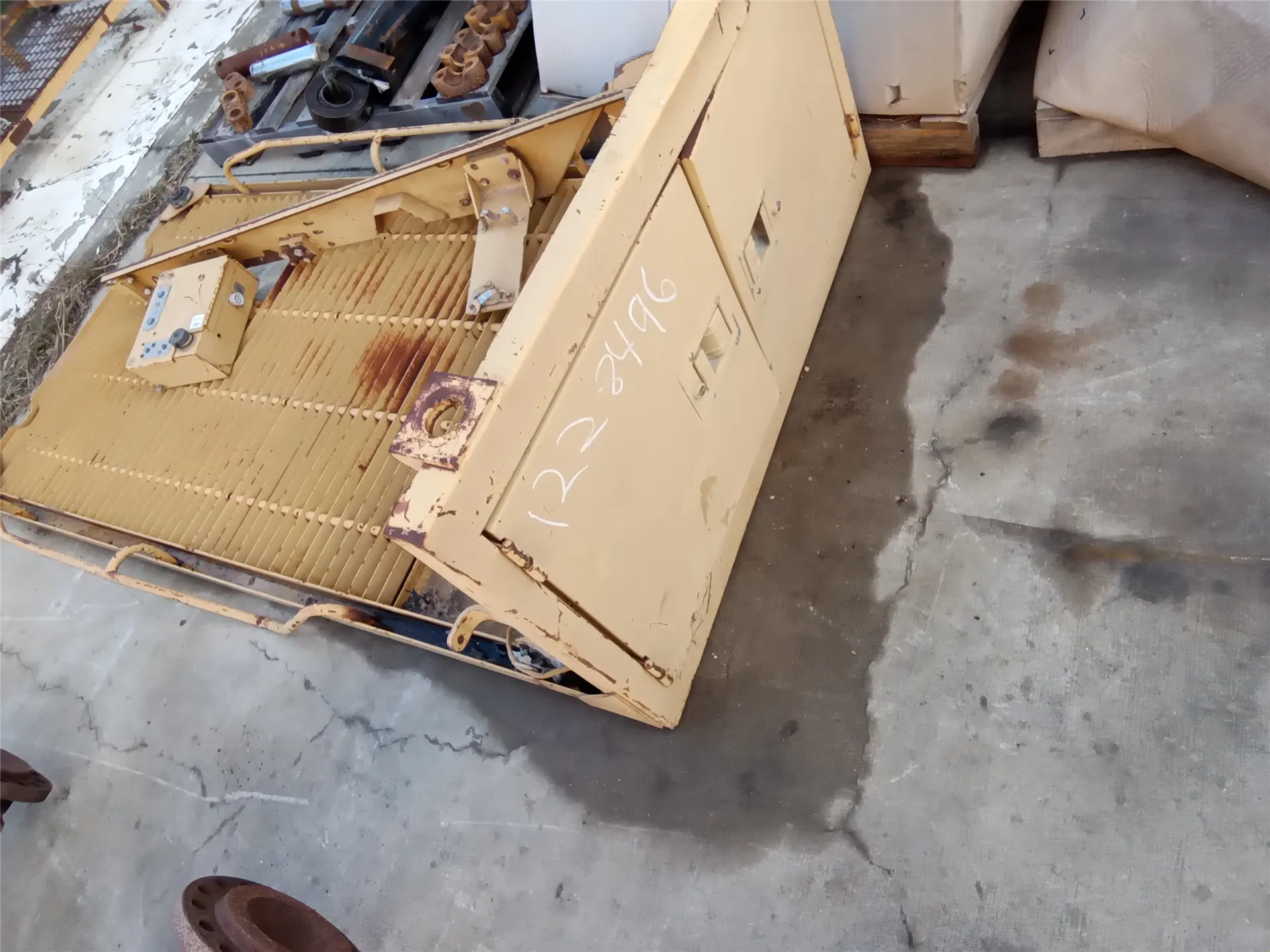 USED HOOD GUARD GP image 1