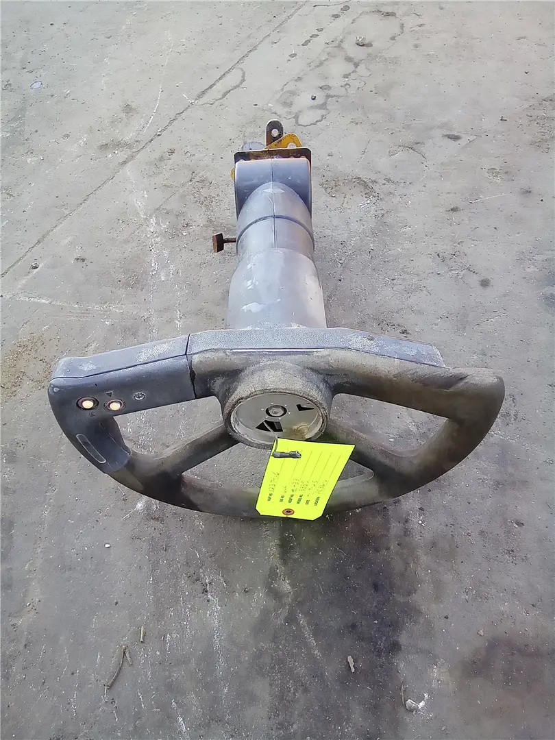 USED STEERING WHEE image 1