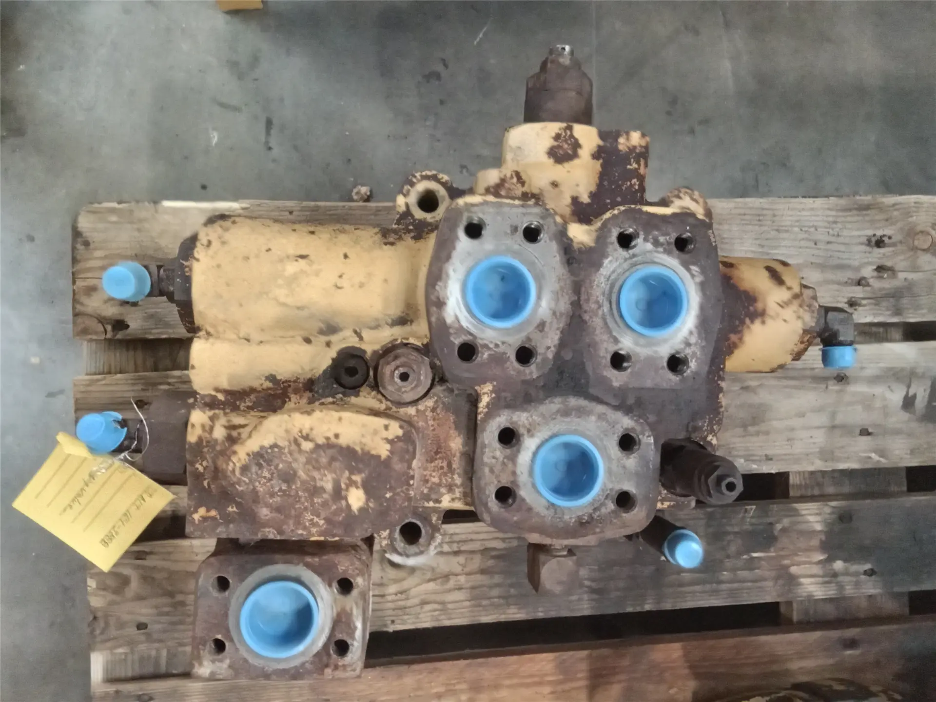 USED STEERING VALV image 1