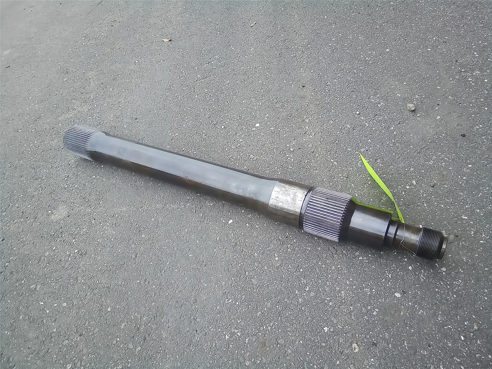 USED AXLE SHAFT image 1