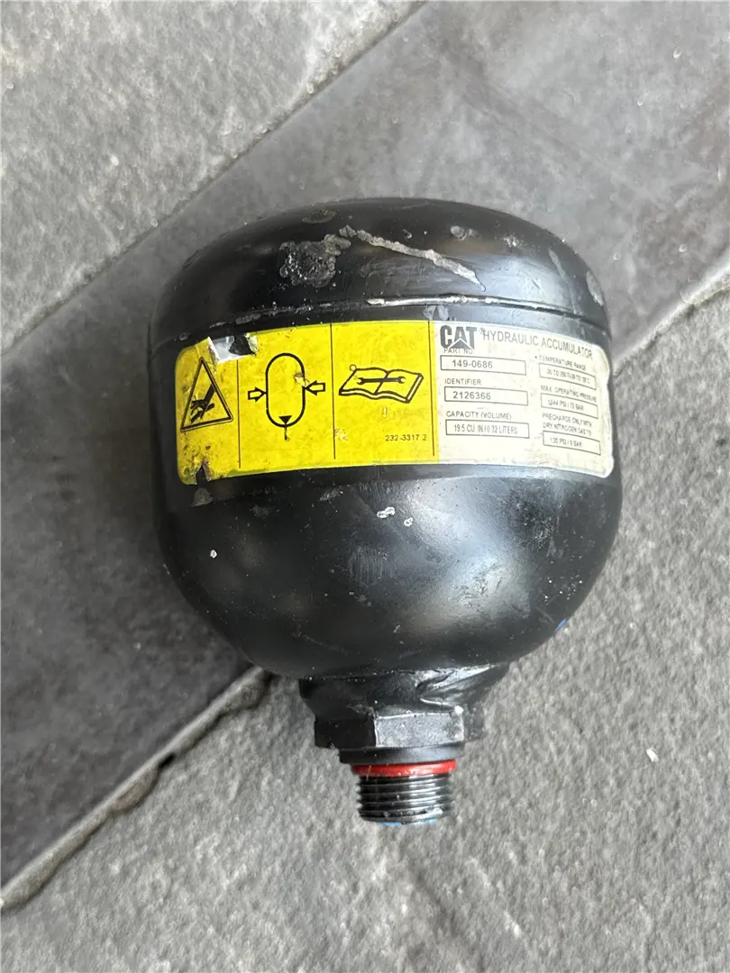 USED ACCUMULATOR image 1