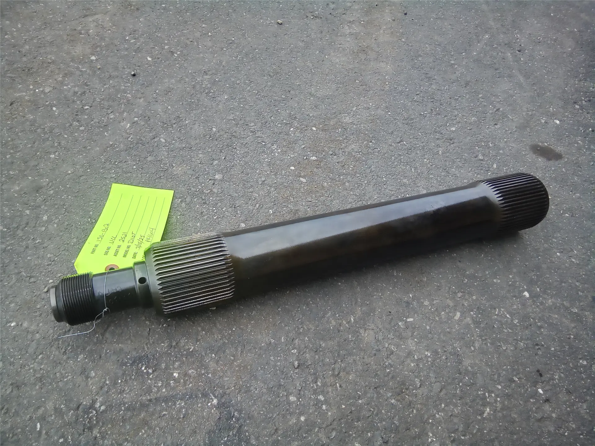 USED AXLE SHAFT image 1