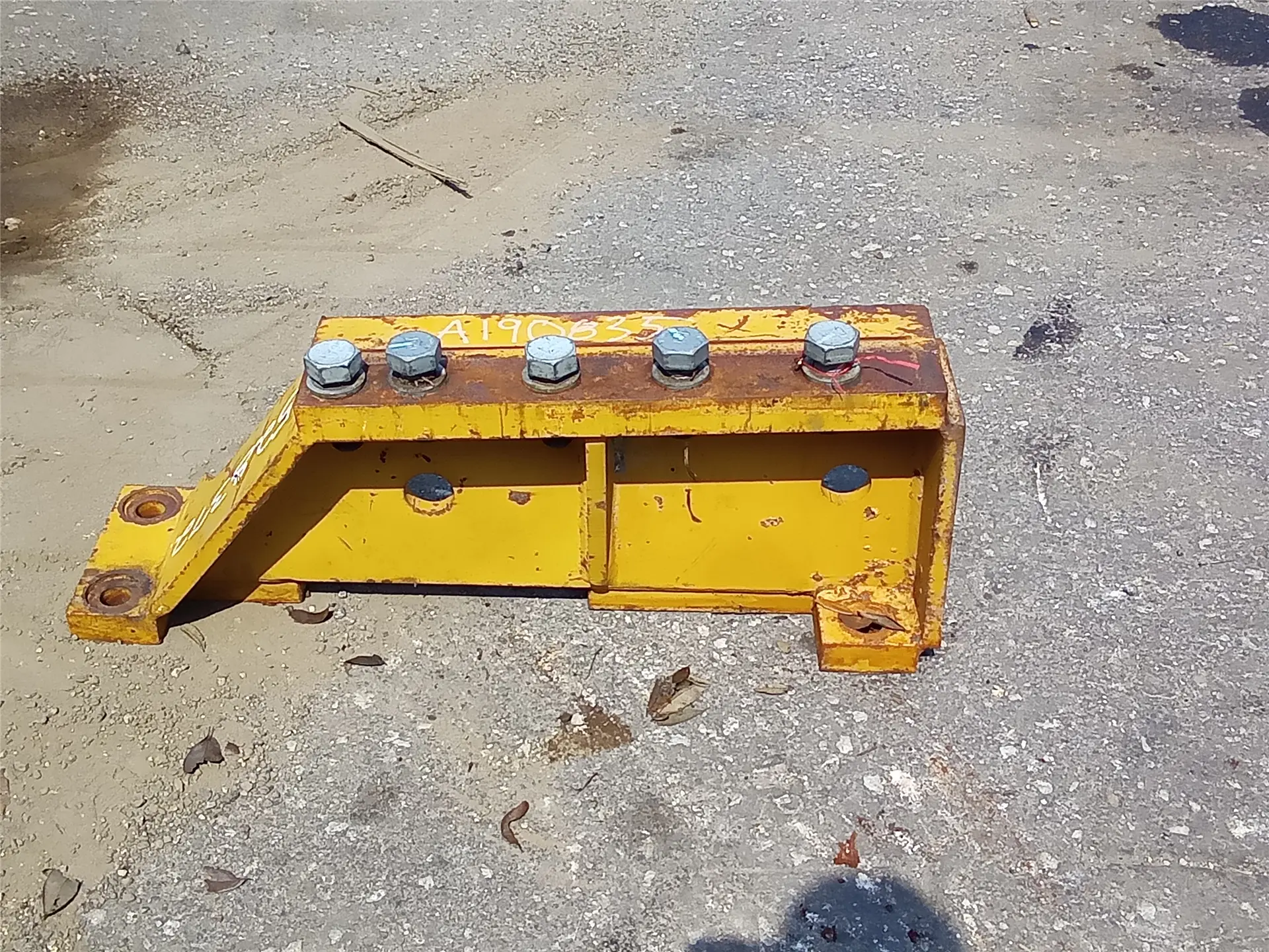 USED LH BRACKET image 1