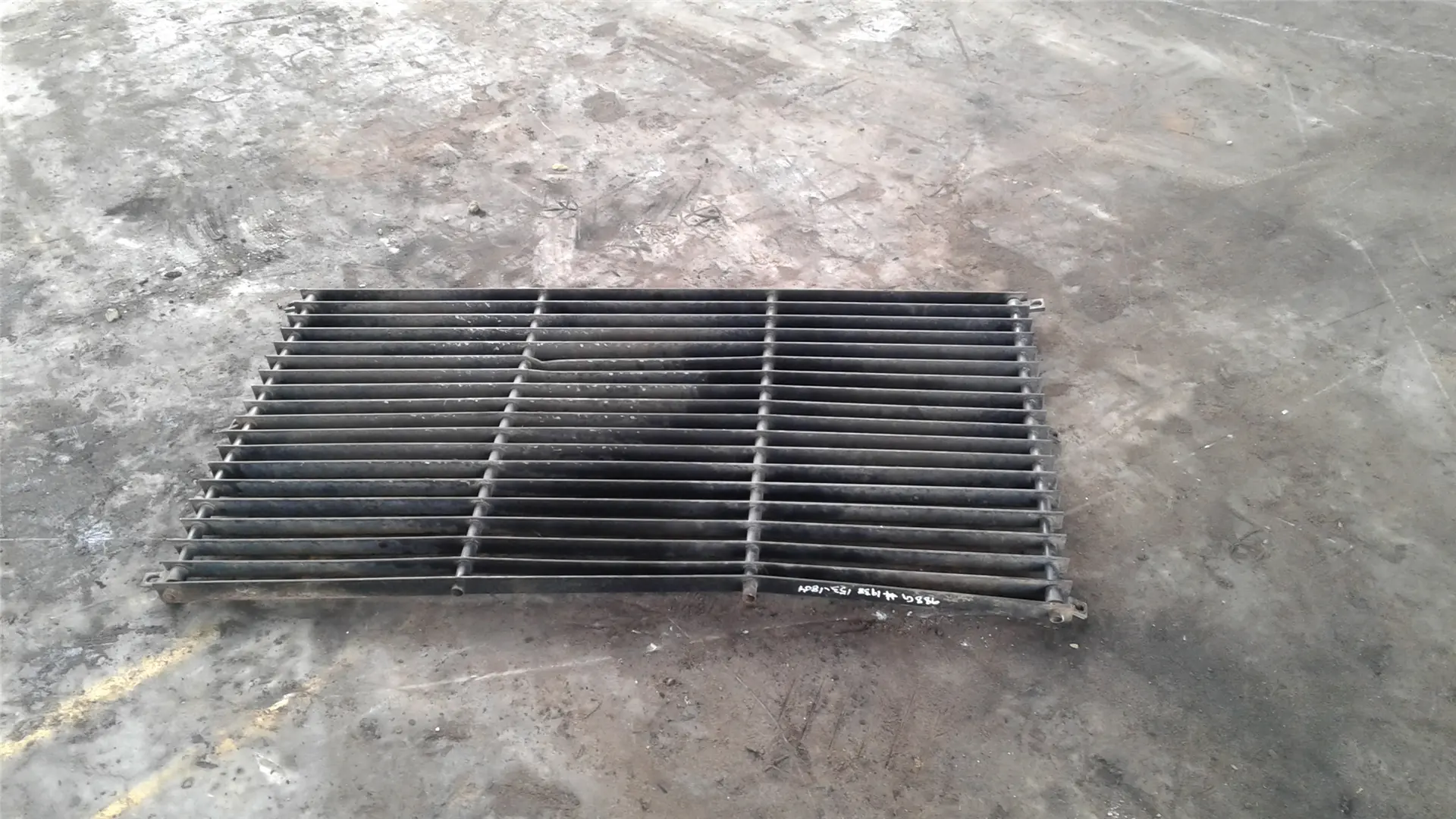 USED REAR BOTTOM R image 1