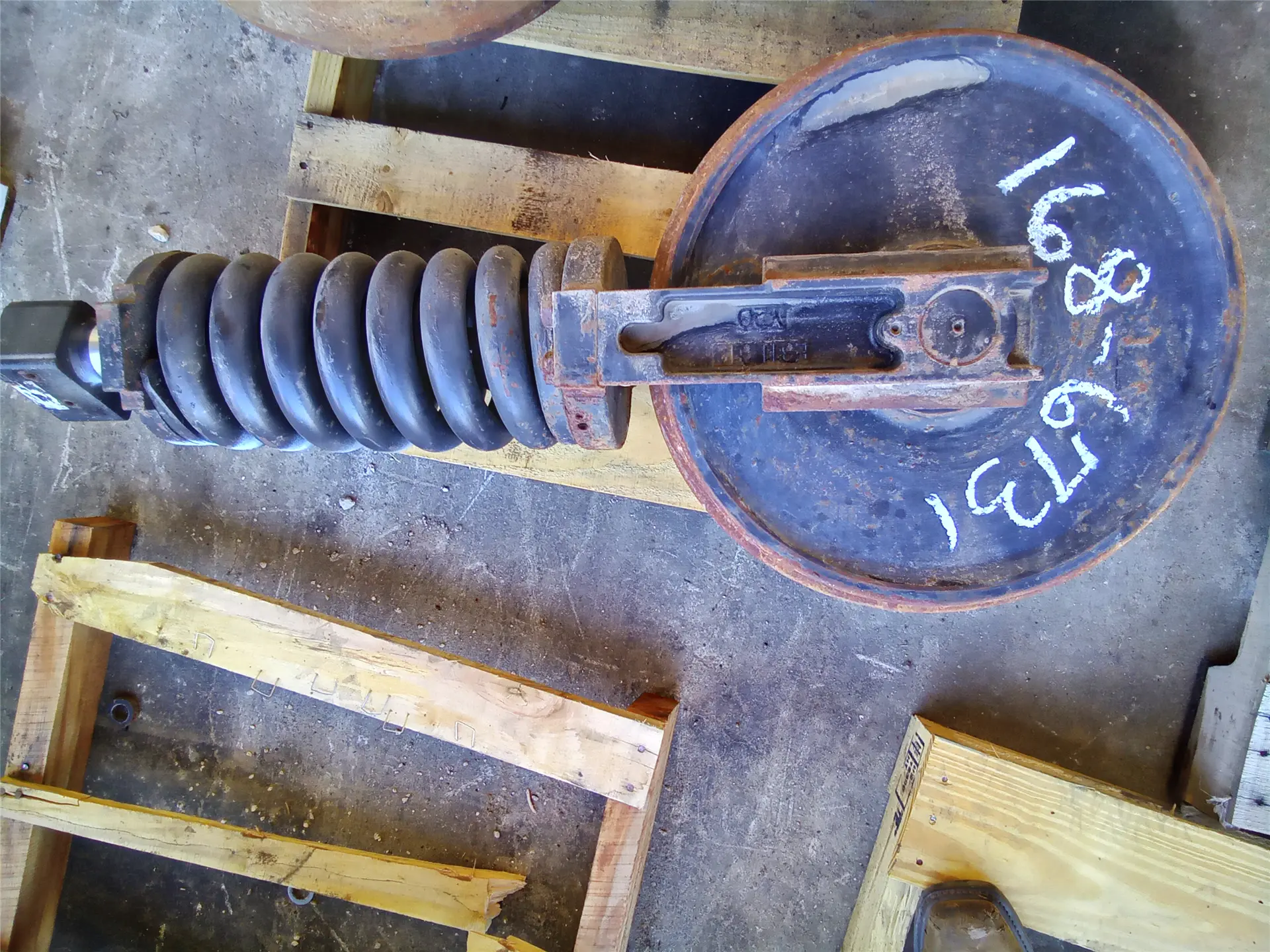 USED FRONT IDLER G image 1