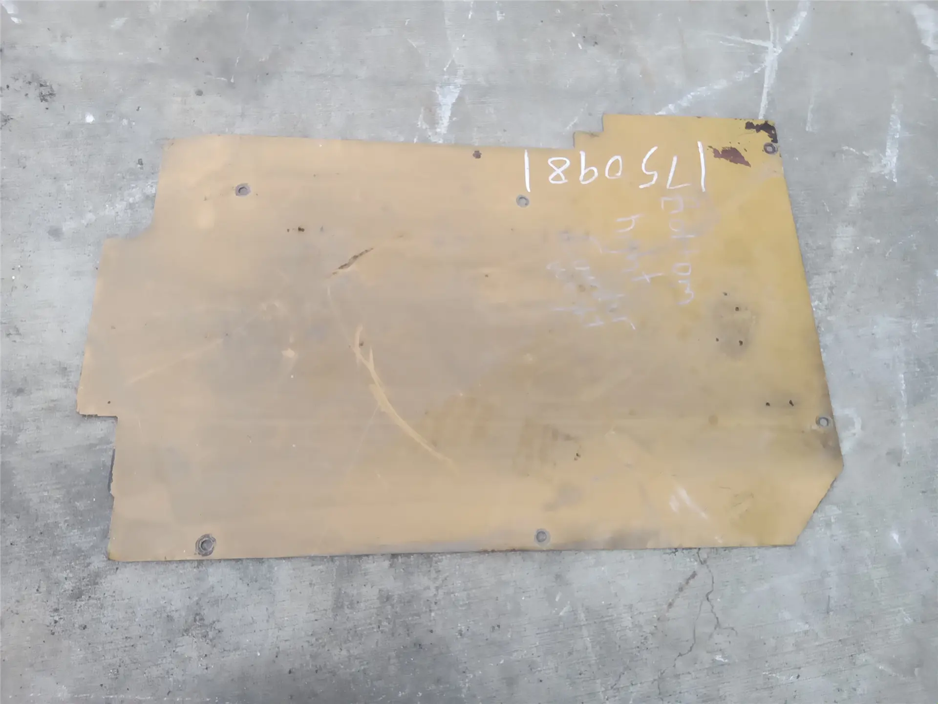 USED PANEL COUNTER image 1