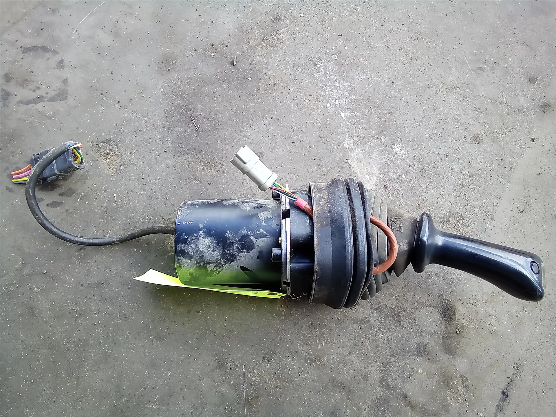 USED RH JOYSTICK image 1