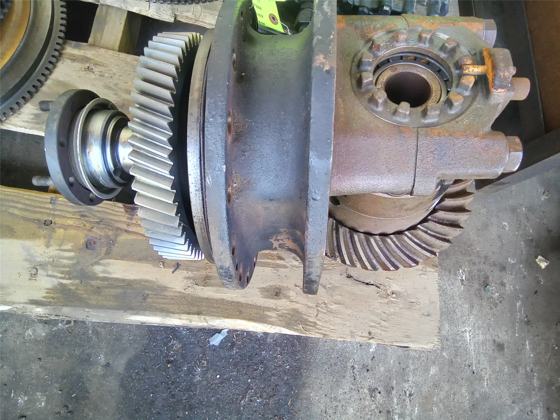 USED DIFF HOUSING image 1