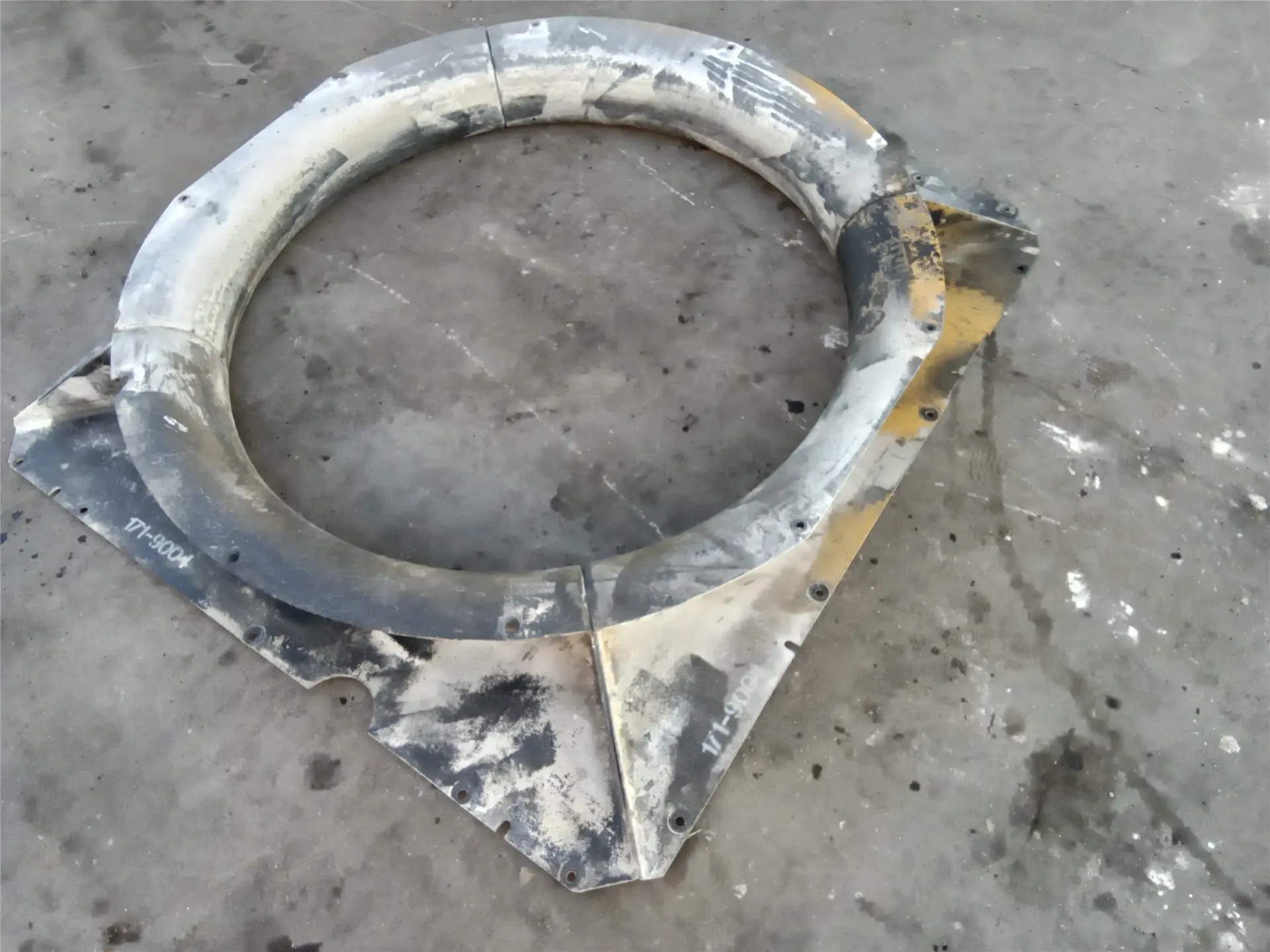 USED FAN SHROUD image 1