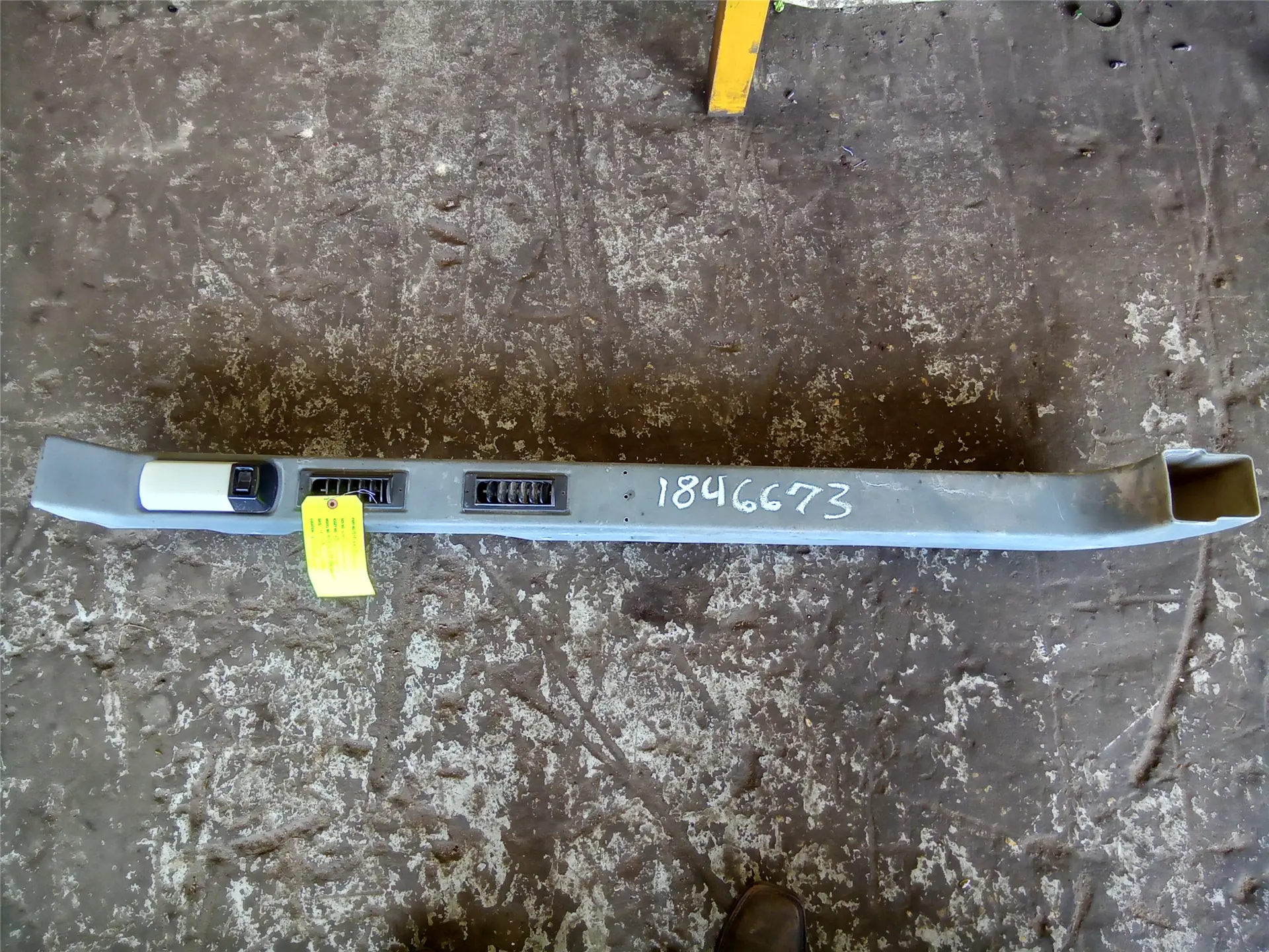 USED LH DUCT image 1