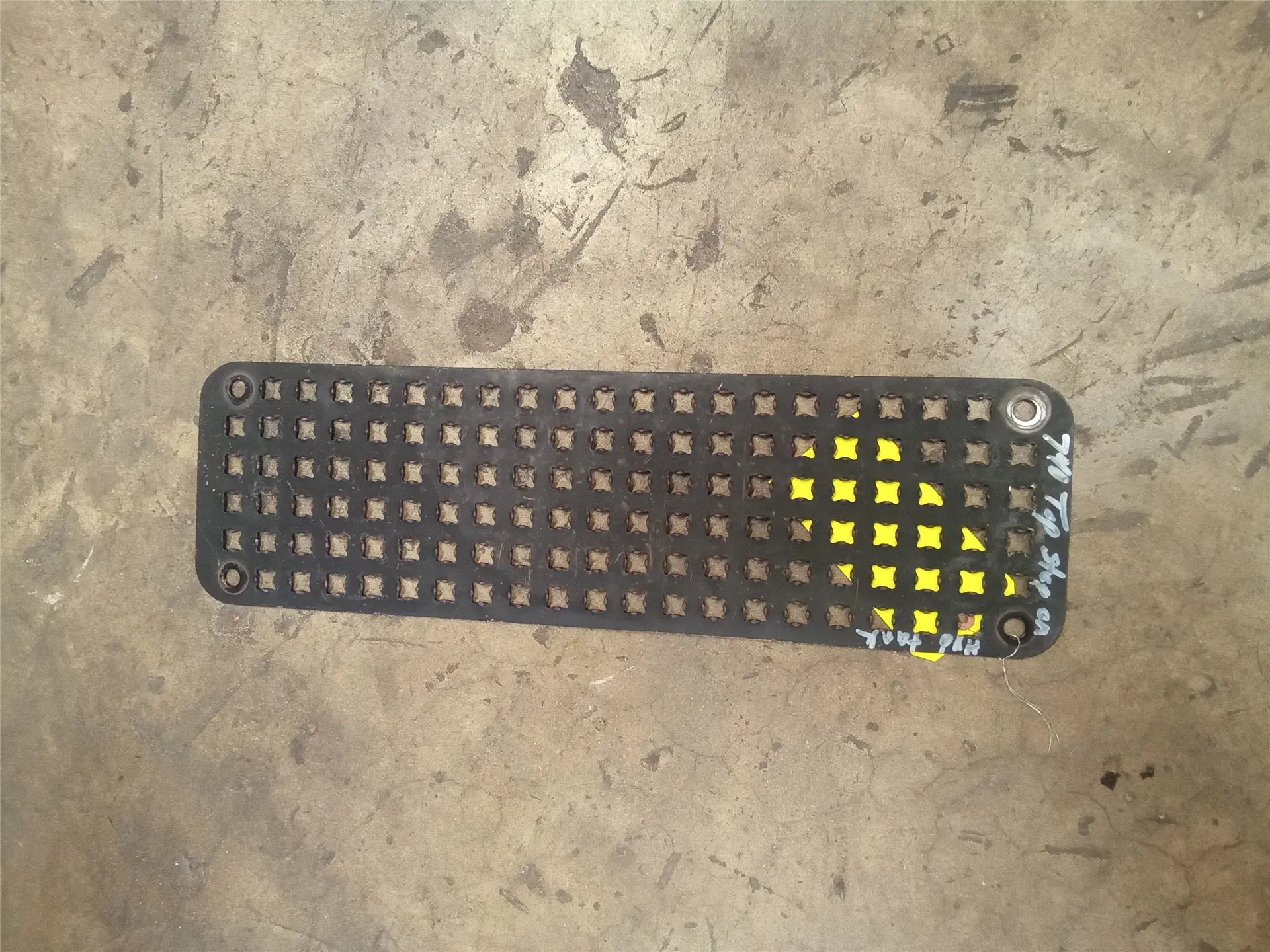 USED PLATE- TREAD image 1