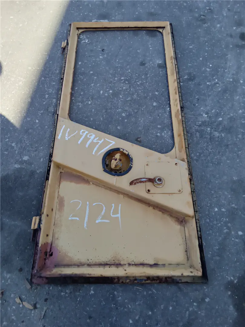 USED CAB DOOR image 1