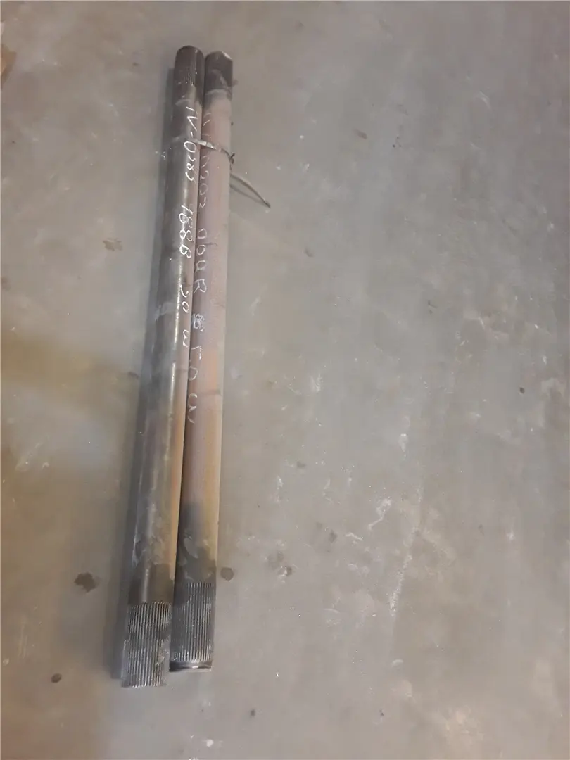 USED AXLE SHAFT image 1