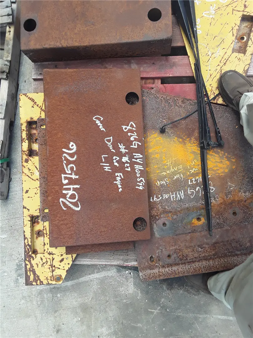 USED L/H SIDE PANE image 1