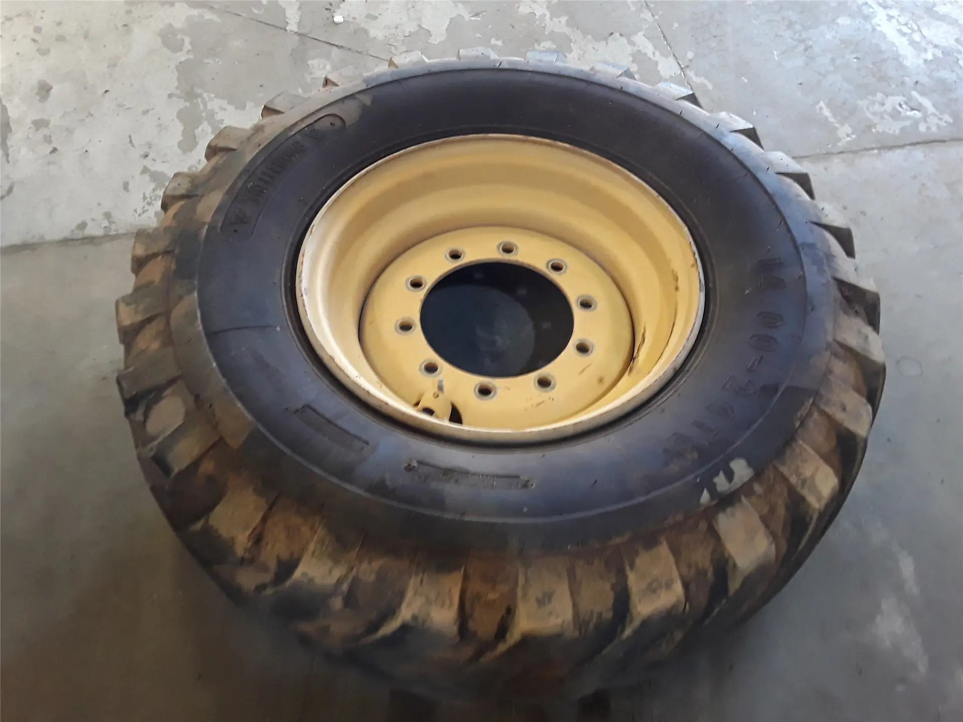 USED TIRE AND RIM image 1