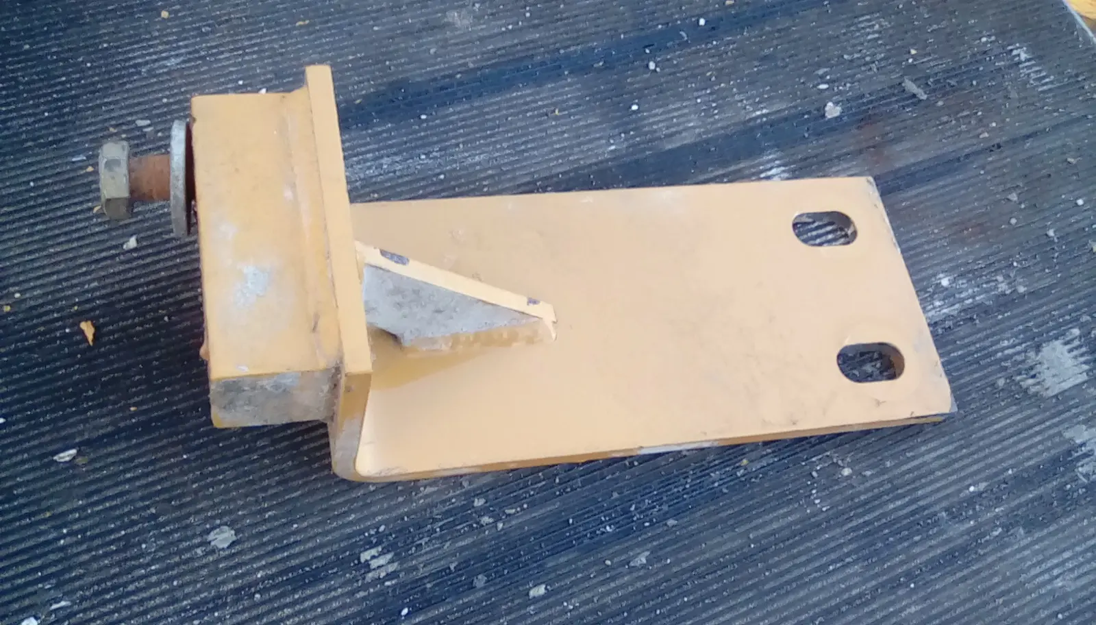 USED BRACKET image 1