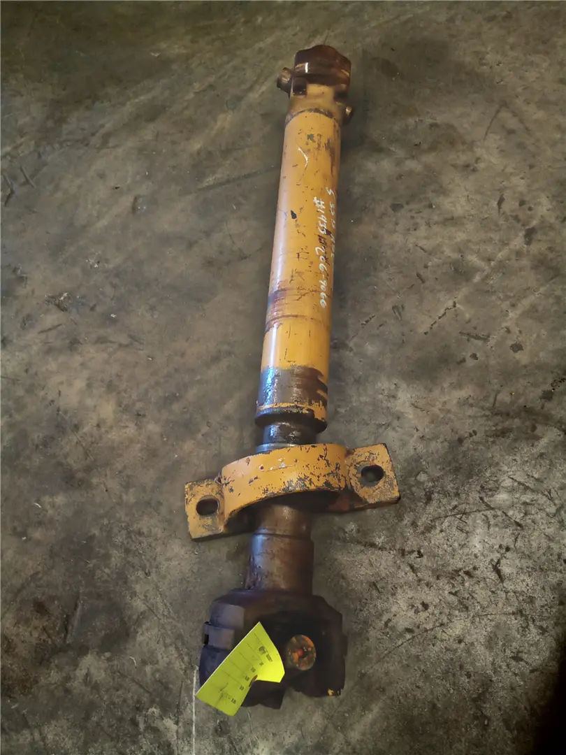 USED DRIVE SHAFT image 1