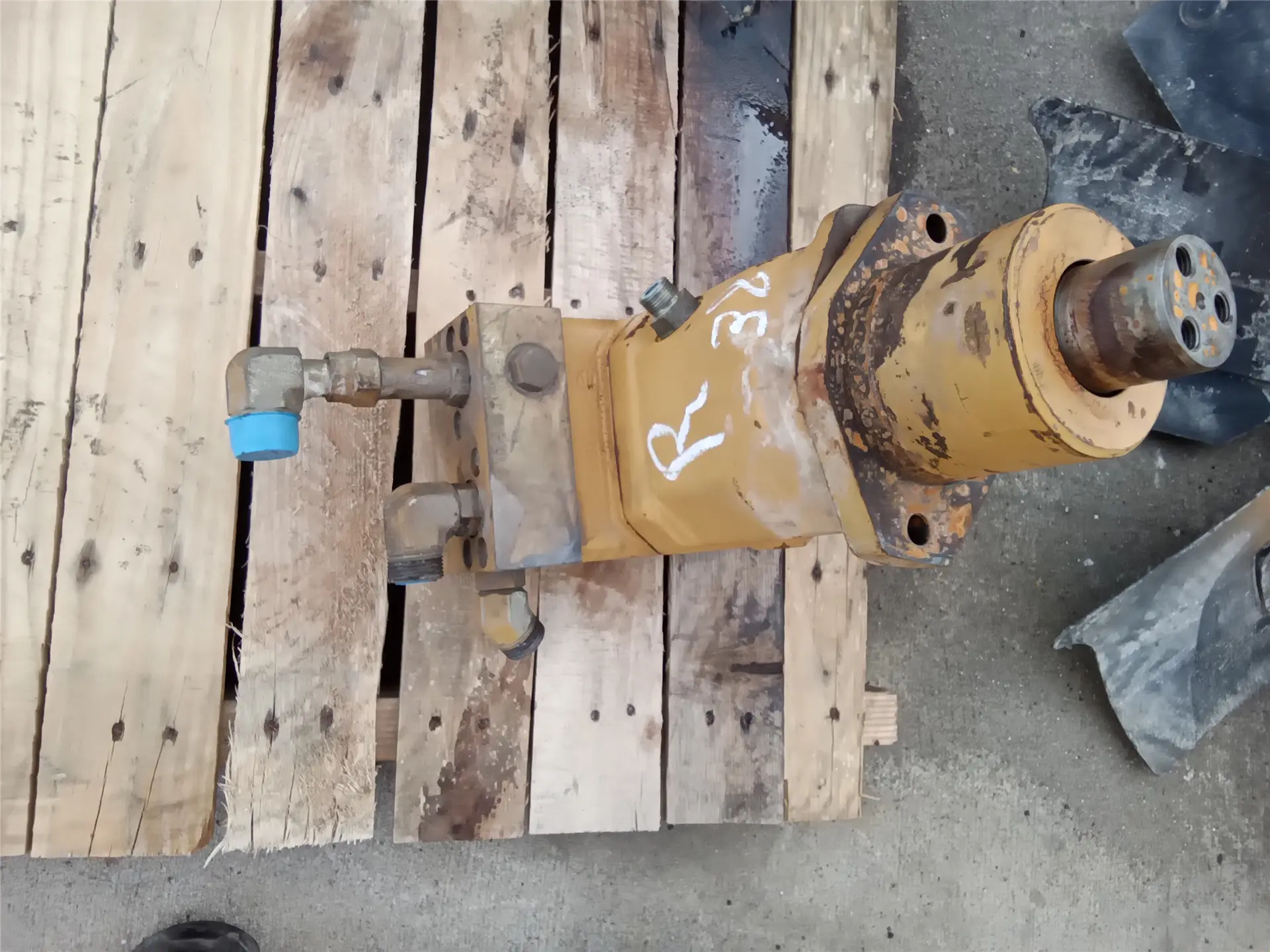 USED FAN MOTOR HYD image 1