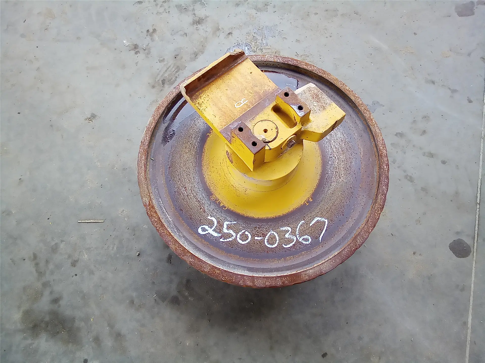 USED FRONT IDLER image 1