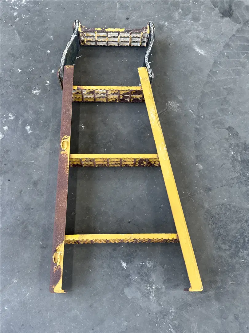 USED RH LADDER image 1