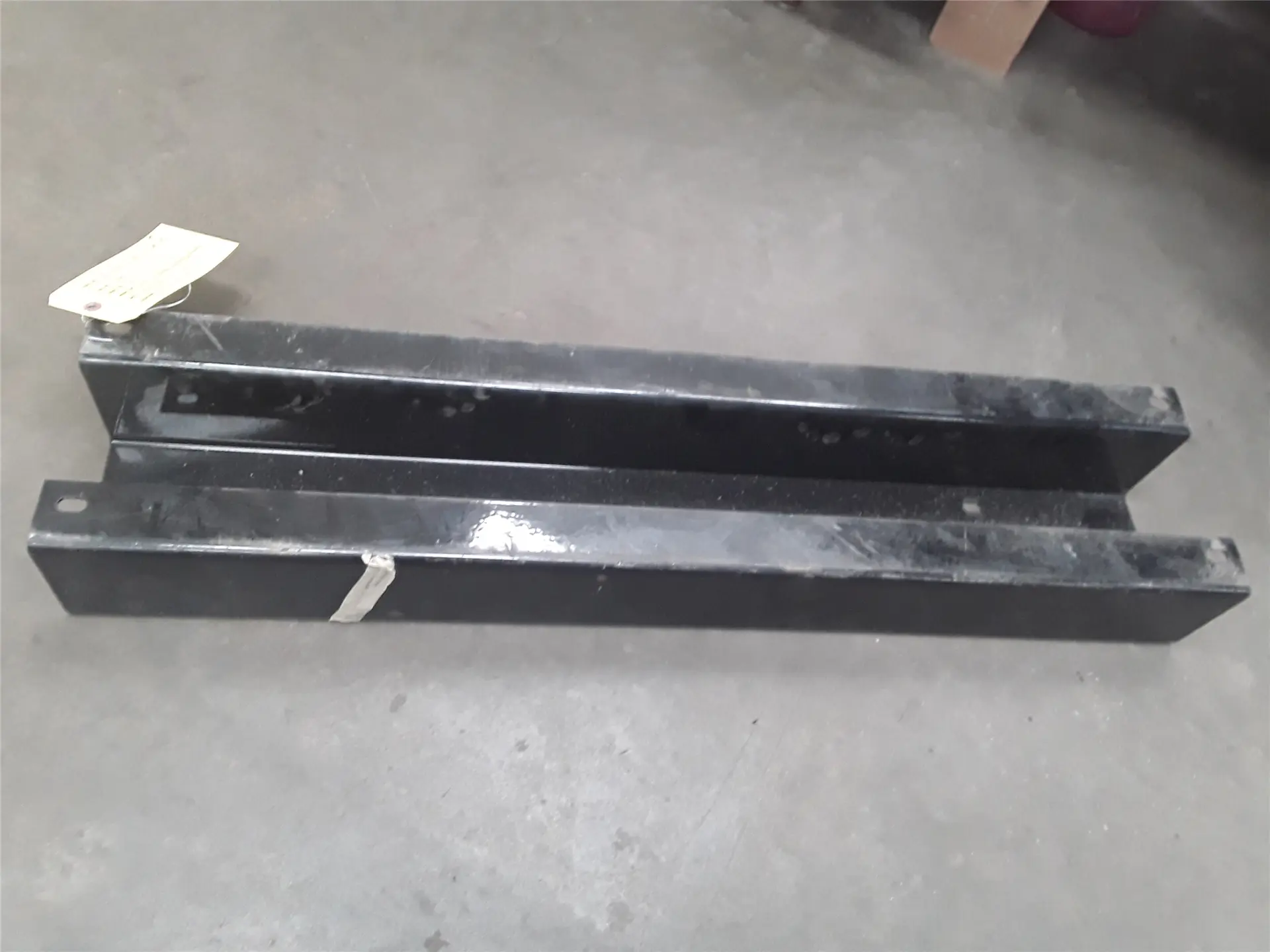USED RADIATOR MOUN image 1