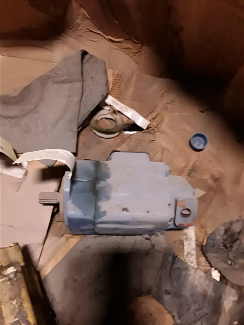 USED PUMP VALVE image 1