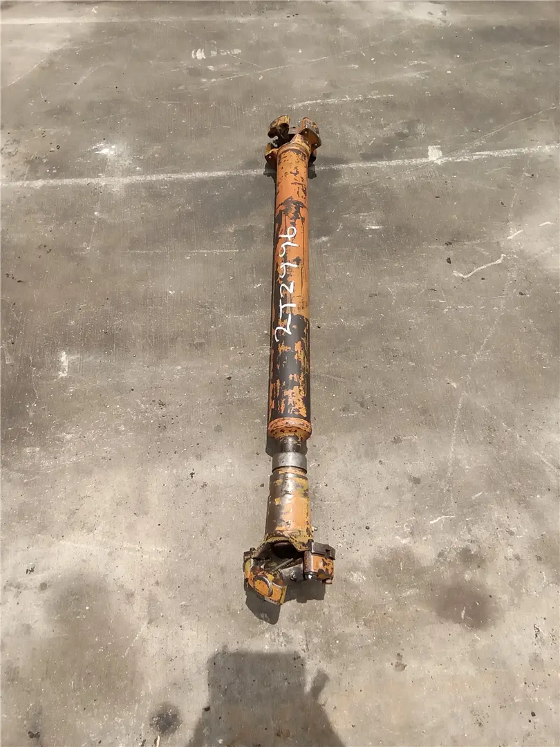 USED DRIVE SHAFT image 1