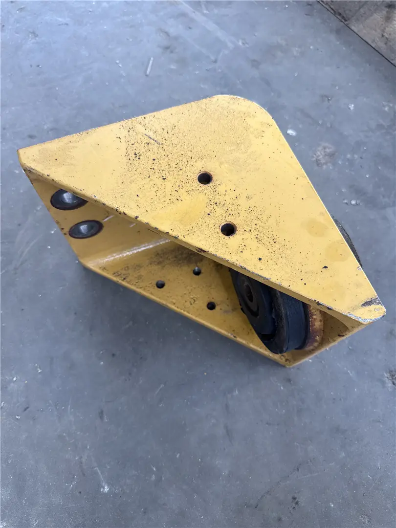 USED BRACKET image 1
