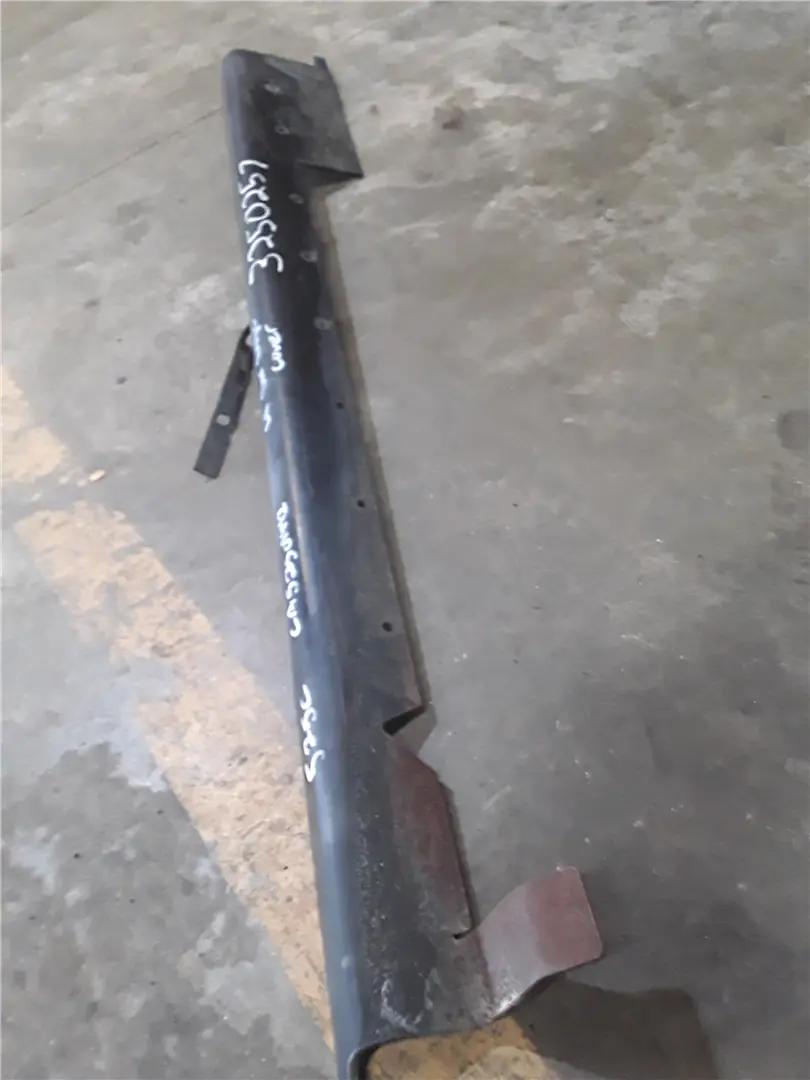 USED RETAINER (LH) image 1
