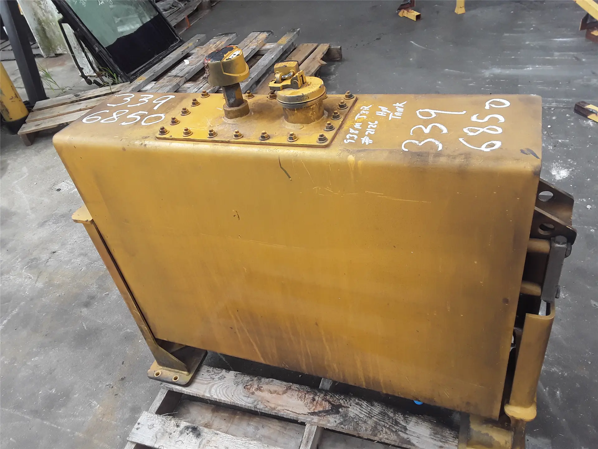 USED HYDRAULIC TAN image 1