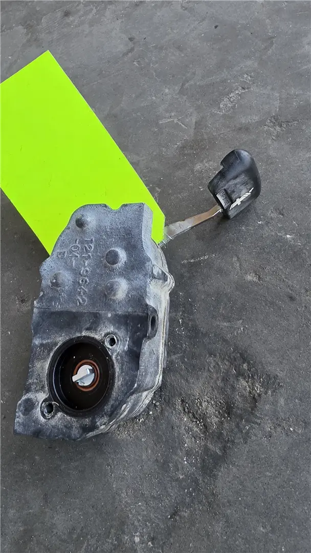 USED STEERING GEAR image 1