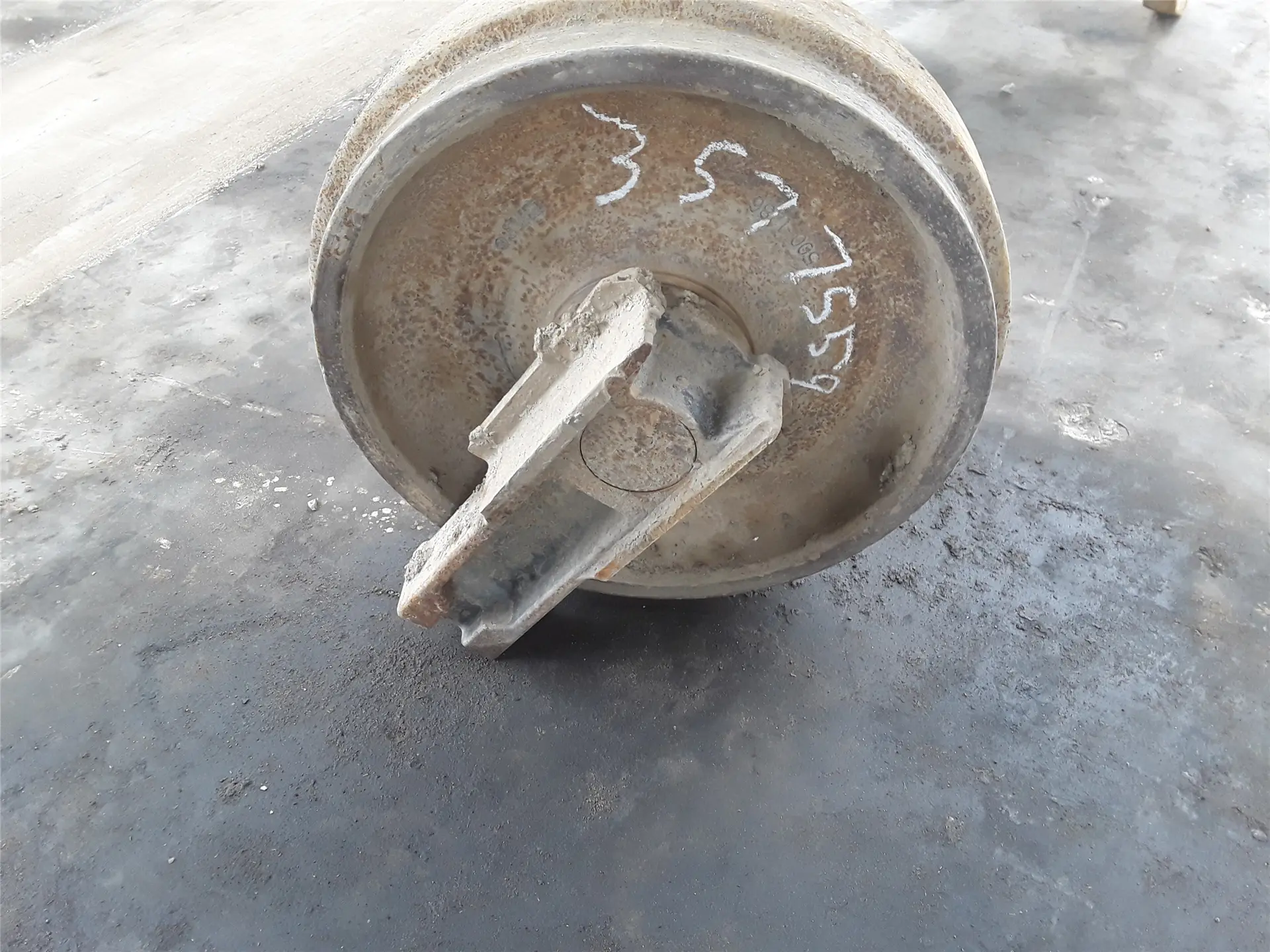 USED IDLER image 1