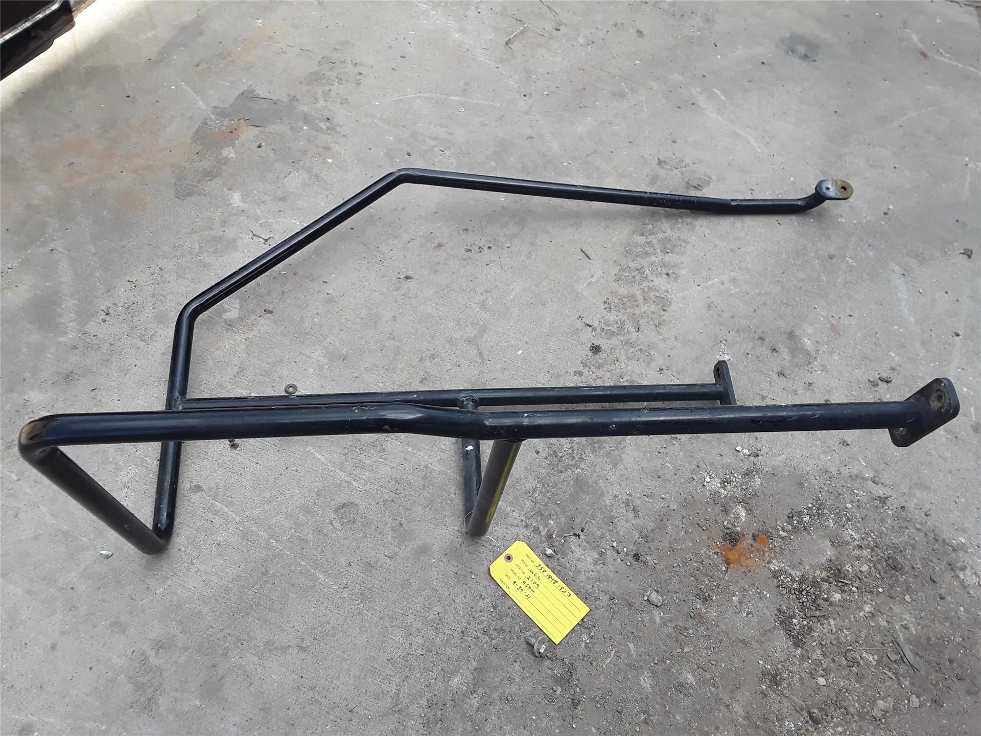 USED LH GUARDRAIL image 1