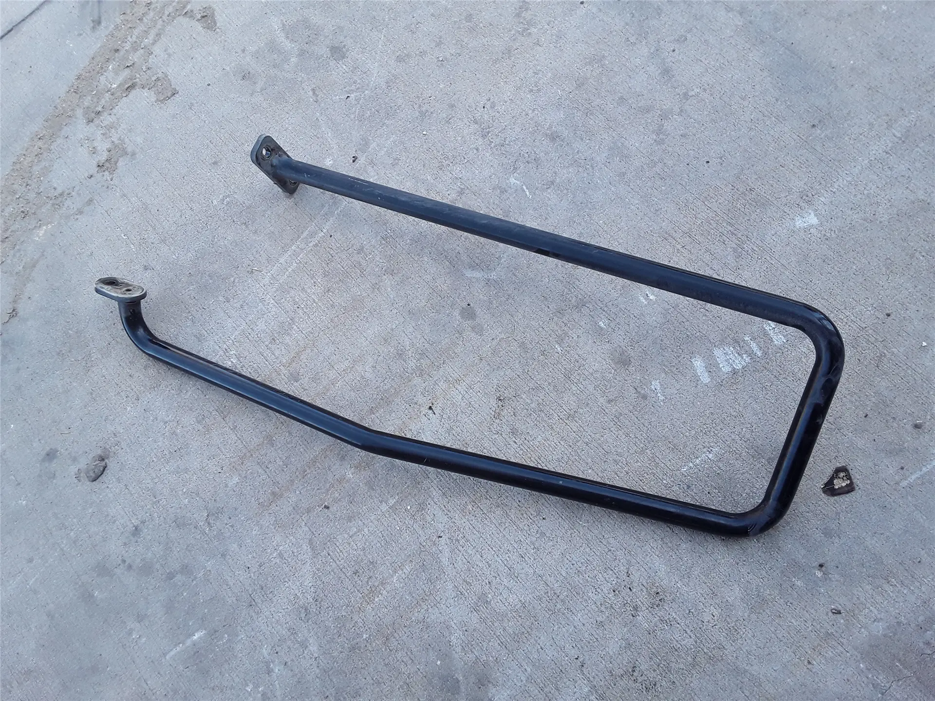 USED RH HANDRAIL image 1