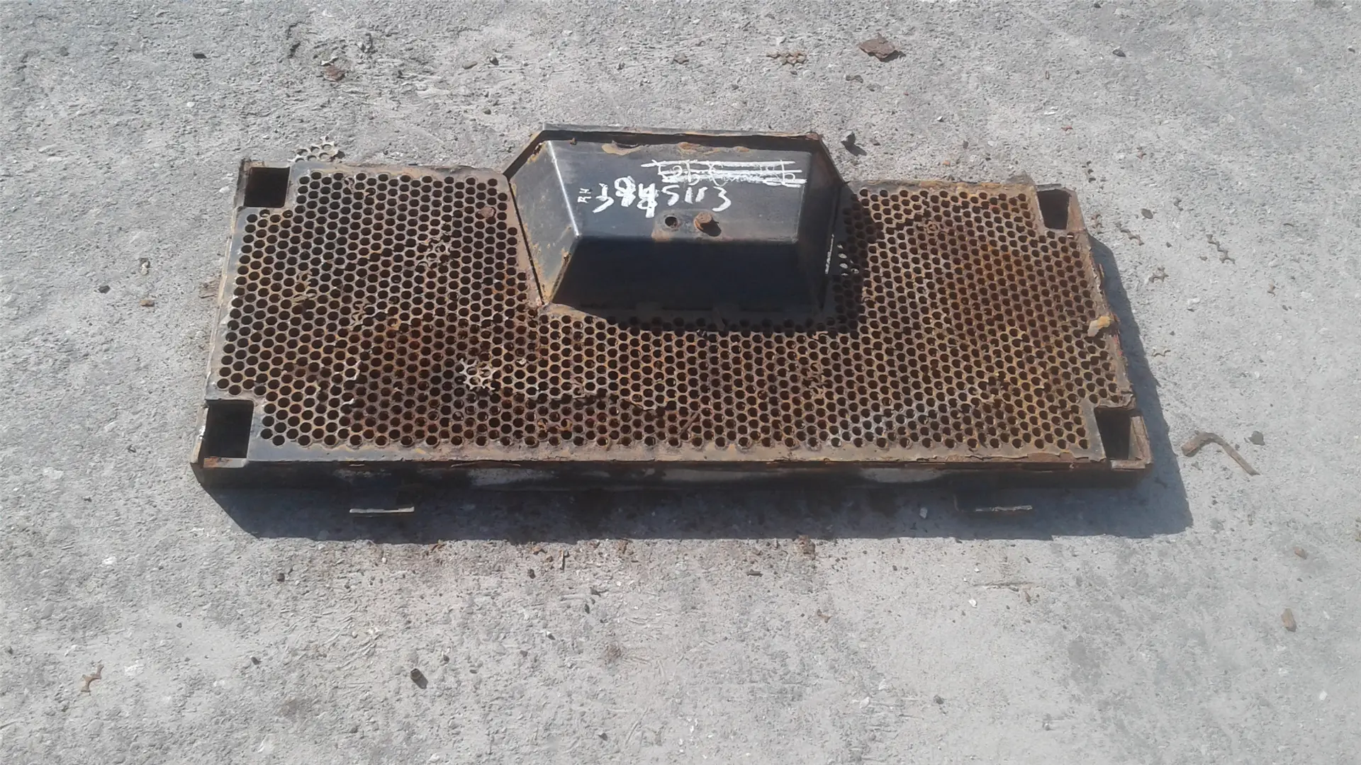 USED GRILL AS (RH) image 1