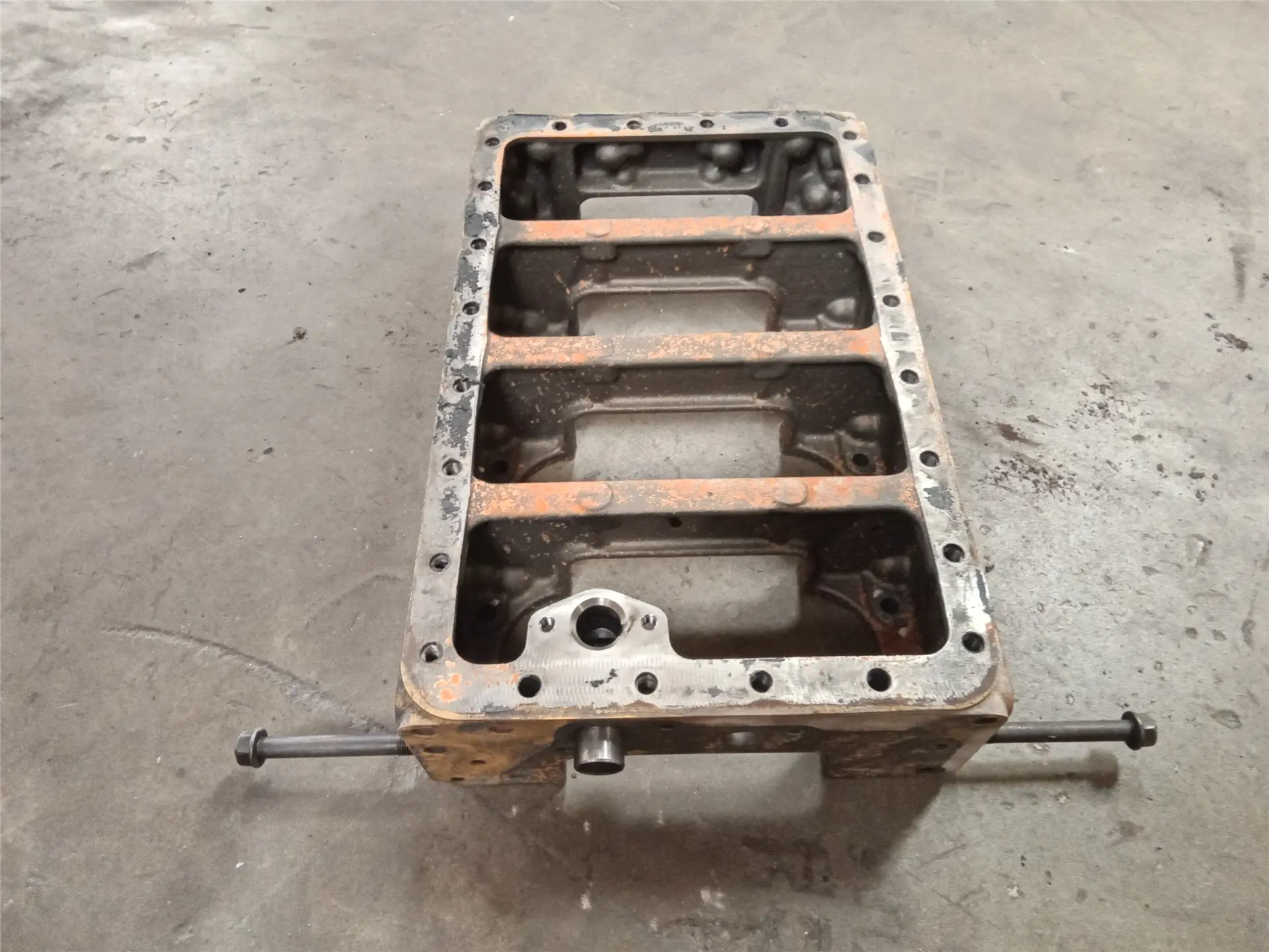 USED BOTTOM BLOCK image 1