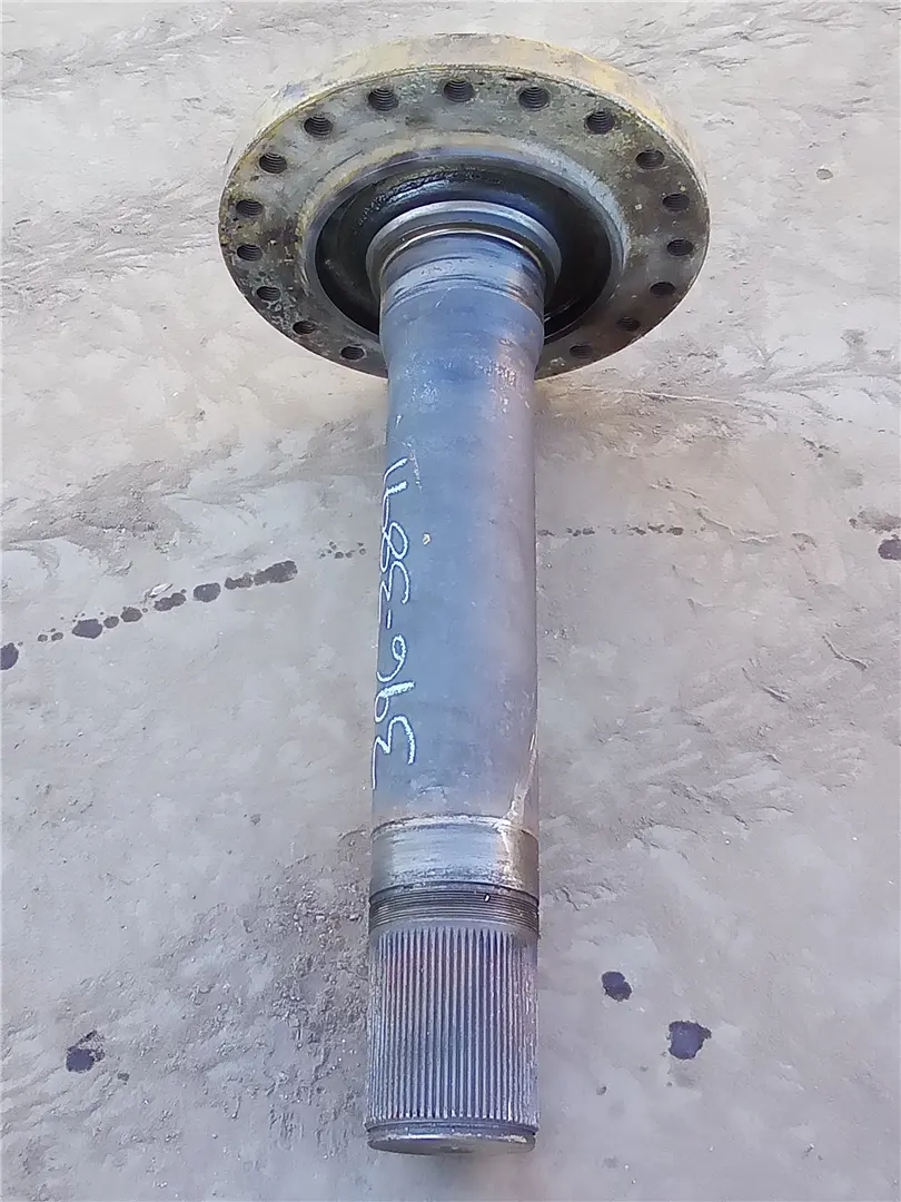 USED AXLE SHAFT image 1