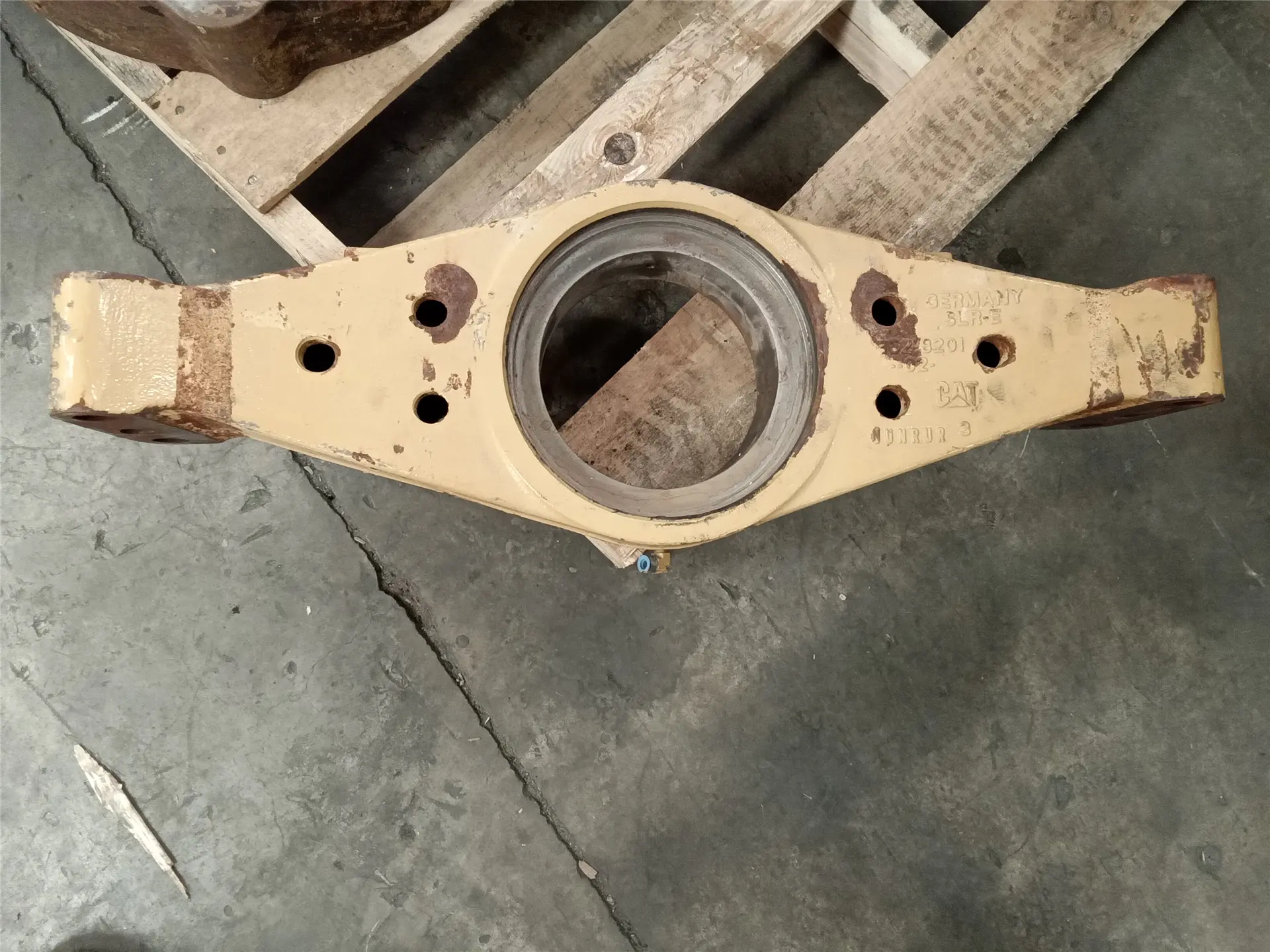 USED TRUNNION image 1
