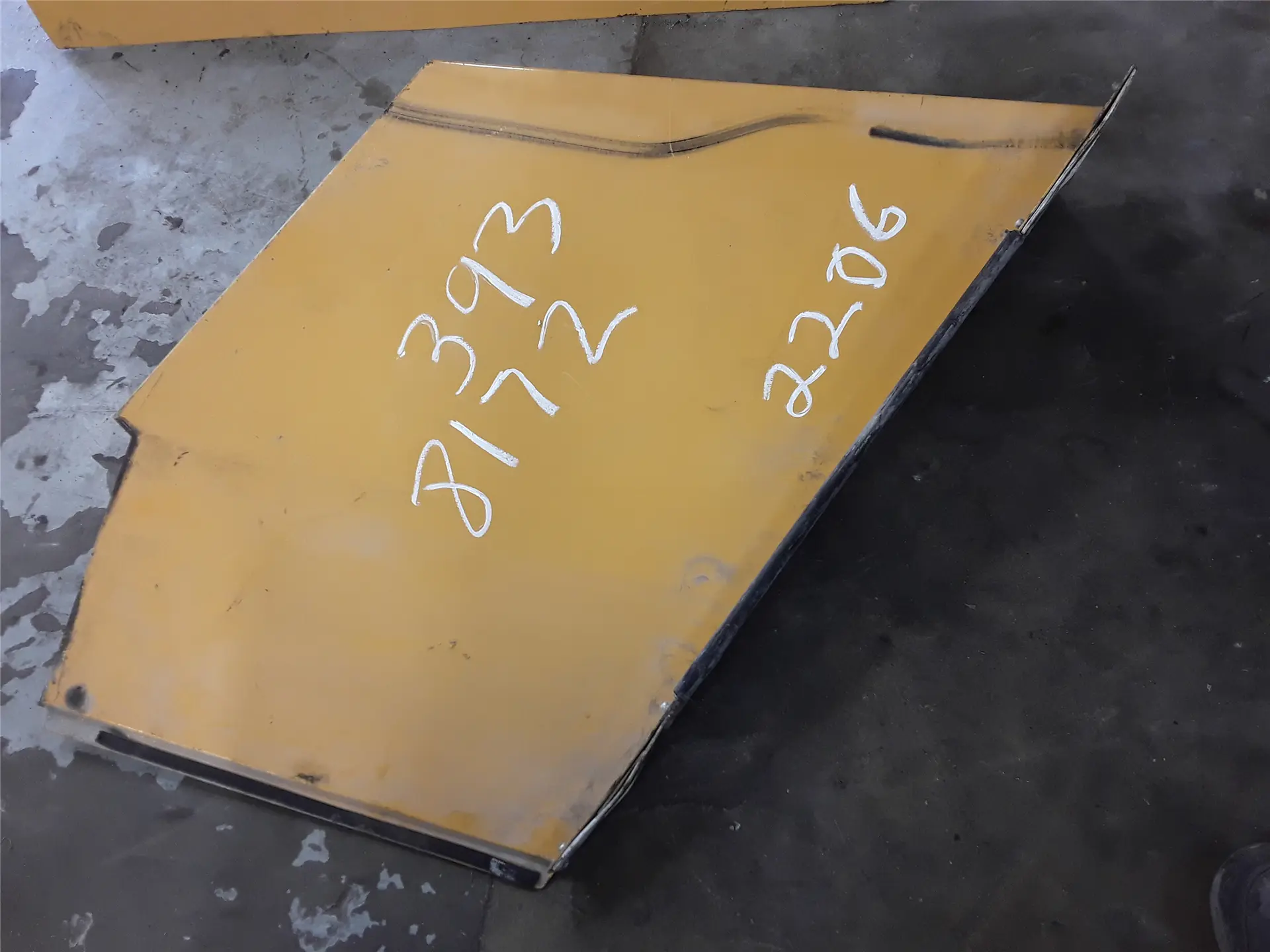 USED RH SIDE PANEL image 1